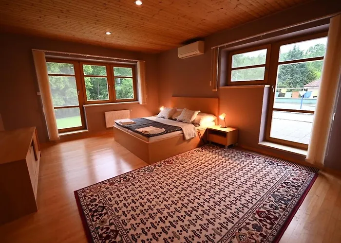 VILA ARCA, bazén, tenis Břeclav - vstup do Lednicko-valtického areálu UNESCO Villa